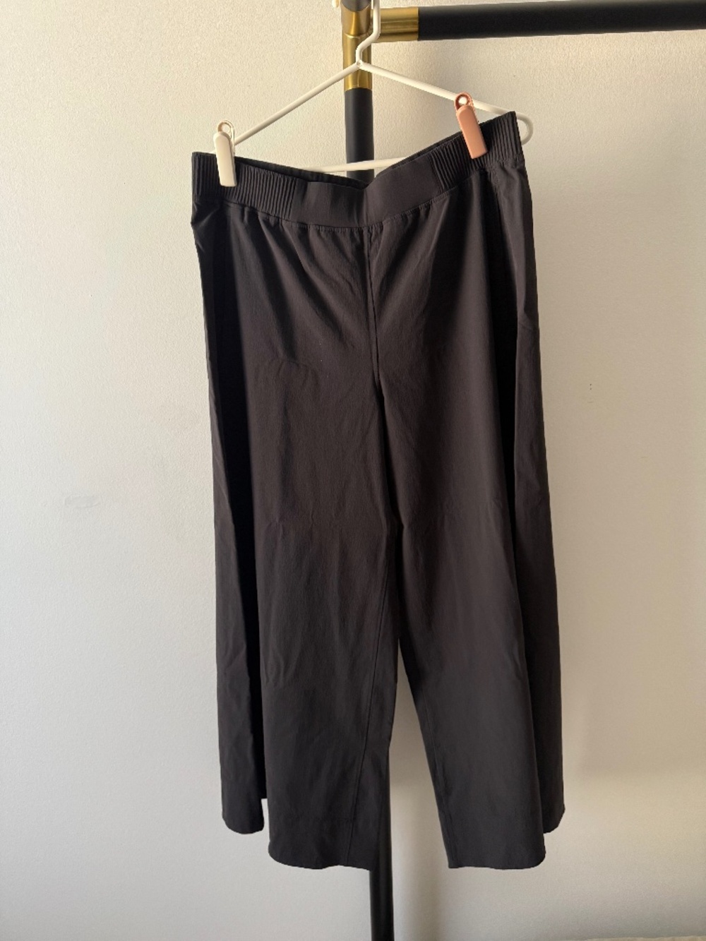 Lululemon Stretch Woven High Rise Wide Leg Cropped Black Pant SZ XL - Picture 2 of 5